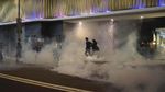 Polisi Hong Kong dan Demonstran Bentrok di Malam Natal