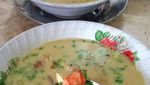 Dingin-dingin Enaknya Sarapan Soto Udang yang Gurih Mantap