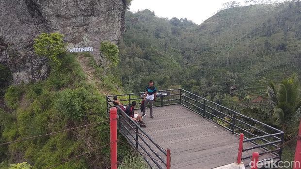 Naik, Naik, ke Puncak Widosari Samigaluh, Tinggi dan Keren Sekali