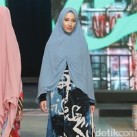 Fashion show Si.Se.Sa menampilkan koleksi busana muslim untuk liburan yang berkonsep syari di InterContinental Hotel Jakarta, Selasa [3/12/2019]. Foto: Mohammad Abduh/Wolipop