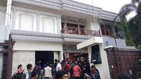 Foto: Rumah mewah Abdul Malik berada di Jalan Jambu No 38 Kelurahan Pejaten, Pasar Minggu Jakarta Selatan. Di rumah itu, polisi juga menyita puluhan amunisi. (Farih Maulana/detikcom)
