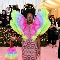 Lupita NyongoLupita Nyongo masih menjadi salah satu aktris berbusana terbaik tahun ini. Menurut Vogue, wanita keturunan Meksiko dan Kenya itu tampak sensasional memakai baju dengan warna-warna Pantone dan motif mencolok. Foto: Getty Images