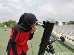 Serunya Momen Gerhana Matahari Cincin di TMII