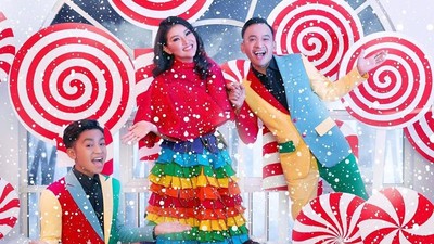 7 Potret Seru Keluarga Artis Rayakan Natal