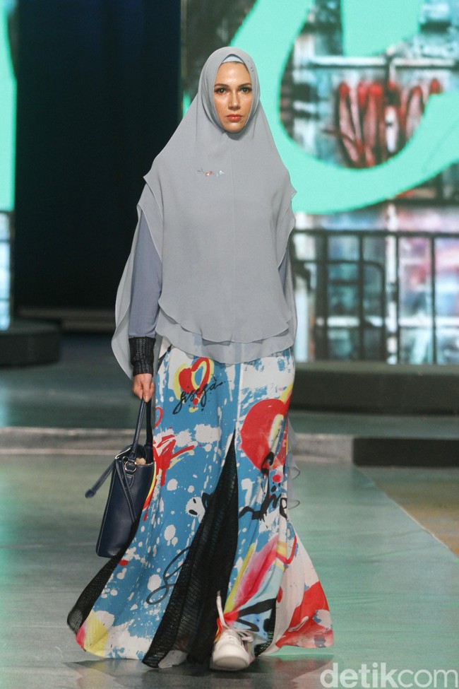 Fashion show Si.Se.Sa menampilkan koleksi busana muslim untuk liburan yang berkonsep syari di InterContinental Hotel Jakarta, Selasa [3/12/2019]. Foto: Mohammad Abduh/Wolipop