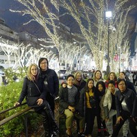 Musisi Ari Lasso merayakan hari Natal bersama keluarganya di Jepang. Dalam akun Instagram miliknya @ari_lasso, vokalis Dewa 19 itu mengunggah foto kebersamaan mereka saat liburan. ”Selamat Natal utk semua yang merayakan. Kiranya damai dan berkat Natal membawa suka cita untuk kita semua. TUHAN MEMBERKATI 🏼️ #arilasso #merryxmas #natal #alassjapan,” tulis ayah lima anak itu. Foto: instagram @ari_lasso