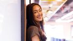 Murah Senyummu Itu Lo... Caitlin Halderman