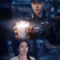 Salah satu hal yang bikin penonton baper dan selalu tak sabar menantikan drama Korea Crash Landing On You adalah melihat aksi Hyun Bin alias Kapten Ri Jeong Hyeok melindungi Yon Se-ri yang diam-diam dicintainya. Adegan ini misalnya Ri Jeong Hyeok menyalakan lilin untuk mencari Se Ri yang tersasar di pasar yang gelap di Korut. Foto: Dok. TvN