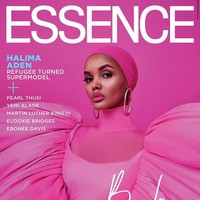 Halima Aden menjadi wanita berhijab pertama yang berhasil tampil di sampul majalah Essence. Lewat akun Instagramnya ia merasa senang karena bisa menjadi model sampul berhijab pertama untuk majalah fashion bergengsi di Amerika tersebut. Foto: Dok. Instagram @halima