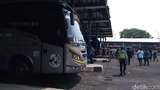 Libur Nataru, Belasan Bus di Terminal Harjamukti Cirebon Tak Laik Jalan