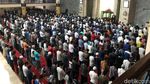 Salat Gerhana Matahari di Masjid Raya Bandung