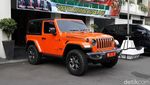 Penampakan Mobil Dinas Mewah Bupati Karanganyar
