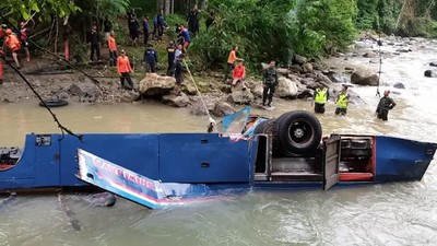 Bangkai Bus Sriwijaya Mulai Dievakuasi