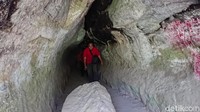Taman batu ini menyajikan keunikan dan keindahan alam yang berbeda di banding wisata alam lainnya. (Adhar Muttaqin/detikcom)