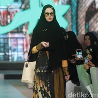 Fashion show Si.Se.Sa menampilkan koleksi busana muslim untuk liburan yang berkonsep syari di InterContinental Hotel Jakarta, Selasa [3/12/2019]. Foto: Mohammad Abduh/Wolipop