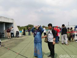 Serunya Momen Gerhana Matahari Cincin di TMII