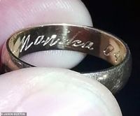 Lagi Liburan di Gili Meno, eh Nemu Cincin Emas Pengantin Baru