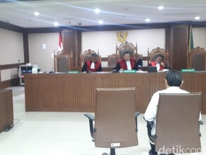 Eks Anggota DPR Sukiman Didakwa Terima Suap Rp 2,9 M