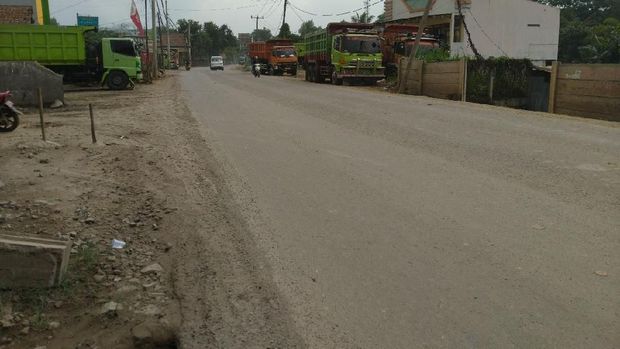 Kondisi di Jalan Raya Parung Panjang (Sachril Agustin Berutu/detikcom)