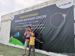 Serunya Momen Gerhana Matahari Cincin di TMII