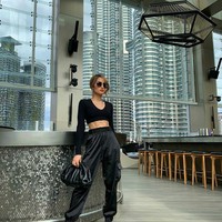 Lima hari dalam seminggu Cinta menjaga pola hidup sehatnya. Pada hari Senin - Jumat dia makan sayur-sayuran, buah-buahan dan ikan. Baru di akhir pekan dia selingkuh dari gaya hidup sehatnya. Foto: Dok. Instagram Cinta Laura