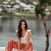 Sejak usia muda, Hande telah sangat tertarik dengan akting dan pemodelan. Ia mulai menjadi model setelah memenangkan mahkota dalam kontes kecantikan Miss Turkey 2012. Foto: Instagram