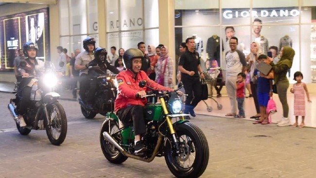 Spesialnya Motor Kaesang dan Mobil Ceper Baret Melintas di Tol Layang Japek