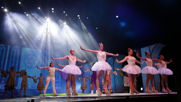 Harga tiket CIRCUS ON ICE di Trans Studio Bandung sebesar Rp 280 ribu, sudah termasuk dengan bermain di 20 wahana menarik dan menyaksikan semua pertunjukan lain yang ada setiap harinya. (dok. Trans Studio Bandung)