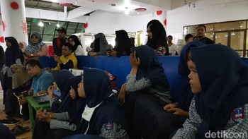 PP Iptek dan LAPAN juga memberikan proses edukasi dan pembelajaran sains terkait Gerhana Matahari Cincin (detikINET/Aisyah Kamaliah)