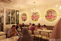 Pawon Kopi Bu Cetarrr: Lezatnya Cumi Kecombrang dan Bakso Berkaldu Gurih di Restoran Syahrini