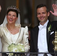 Putri Martha Louise dari Norwegia merupakan anak tertua dan anak perempuan satu-satunya dari Raja Harald V dan Ratu Sonja. Martha melepas hak-hak istimewanya sebagai anggota kerajaan pada 2002 dan memilih menghidupi dirinya sendiri. Kini Martha aktif sebagai penasihat spiritual. Foto: Reuters via Daily Mail