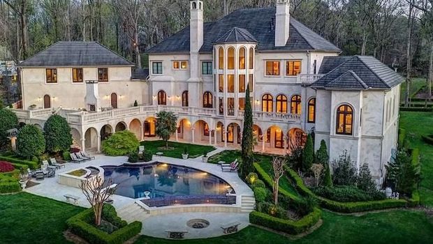 Wuih! Cardi B dan Offset Beli Mansion Mewah di Momen Natal