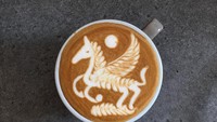 Irvine Quek pun mampu menggambarkan Pegasus dengan sangat cantik. Pria 21 tahun ini pun menambahkan sayap dan bulan pada kreasi Pegasusnya. Foto: Instagram @irvine_nj