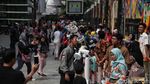 Antusias Anak-anak di Jakarta Melihat Gerhana Matahari Cincin