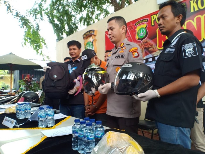 Si Pencuri Helm 5 Detik di Bandara Soetta, Incar Jenis Helm Ini