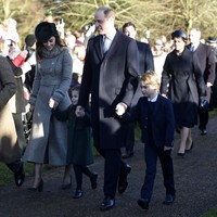 Kabarnya istana membagikan hingga seribu kemasan pasta sejak lima minggu terakhir. Hal ini dilakukan sejak pandemi Corona masih berlangsung dan membuat banyak orang harus diam di rumah. (Foto: Joe Giddens/PA via AP)