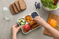 Para Wanita Ungkap Kebiasaan Makan Super Hemat di Tahun 2019