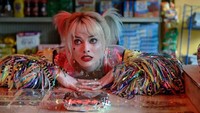 Banyak yang memuji penampilan Margot kala menjalani syuting Birds of Prey. Dok. DC