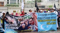 Dalam aksinya massa juga mengajak segenap kaum muslimin untuk serius dan bersungguh-sungguh dalam memperjuangkan syariah Islam secara kaffah. 