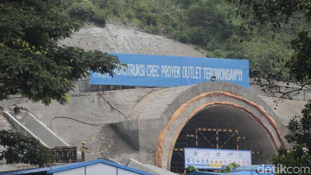 Ujicoba Pengeboman Gunung Bohong untuk KACepat, Rumah Warga Rusak