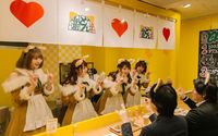 Liburan ke Jepang, Bisa Makan Mie Instan Ditemani 'Gadis Rubah' yang Cantik