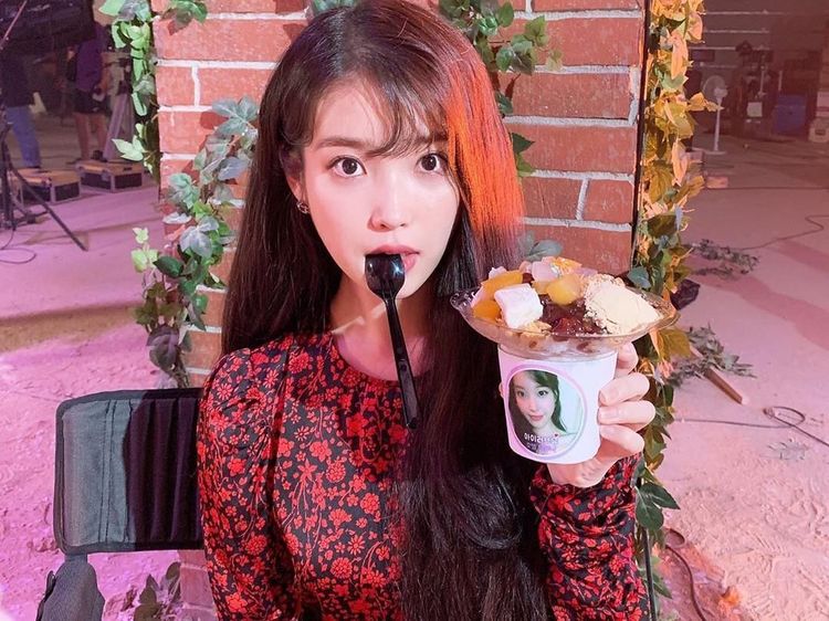 Intip Momen Kuliner IU yang Akan Gelar Konser di Jakarta