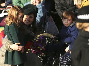 Foto: Momen Manis Putri Charlotte Memeluk Wanita Difabel di Hari Natal