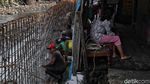 Tanggul, Bentengi Kampung Rawa Johar Baru dari Banjir