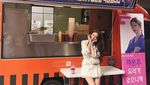 Park Jiyeon, Pelantun Take A Hike yang Mempesona Saat Kulineran