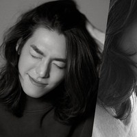 Kim Woo Bin didiagnosa kanker nasofaring pada 2017. Untuk fokus menyembuhkan penyakitnya, ia terpaksa mundur dari industri hiburan selama dua tahun. Kini Woo Bin siap berakting kembali dan kabarnya akan membintangi serial drama dalam waktu dekat. Foto: Dok. SidusHQ