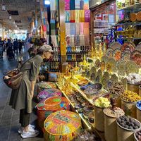 Liburan di Dubai, Tas Louis Vuitton Najwa Shihab Bikin Netizen Salfok