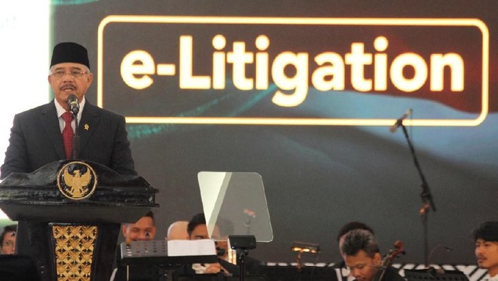 Ketua MA Hatta Ali saat meresmikan e-litigation