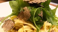 Pasta creamy bertabur truffle ini sukses bikin Mita ketagihan. Ia pun selalu kangen dengan sajian ini. Foto: Instagram mitasoedarjo