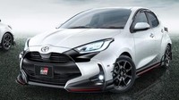 Di samping, terdapat side skirt yang tersedia dengan decal GR. TRD juga menawarkan satu set pelindung jendela yang lebih sporty dan juga aero turbulator, yakni sebuah set kecil sirip hitam yang terpasang pada bumper depan dan belakang. Kesan sporty makin kental dengan pelek berukuran 16 inci. Foto: Pool (autoindustriya)